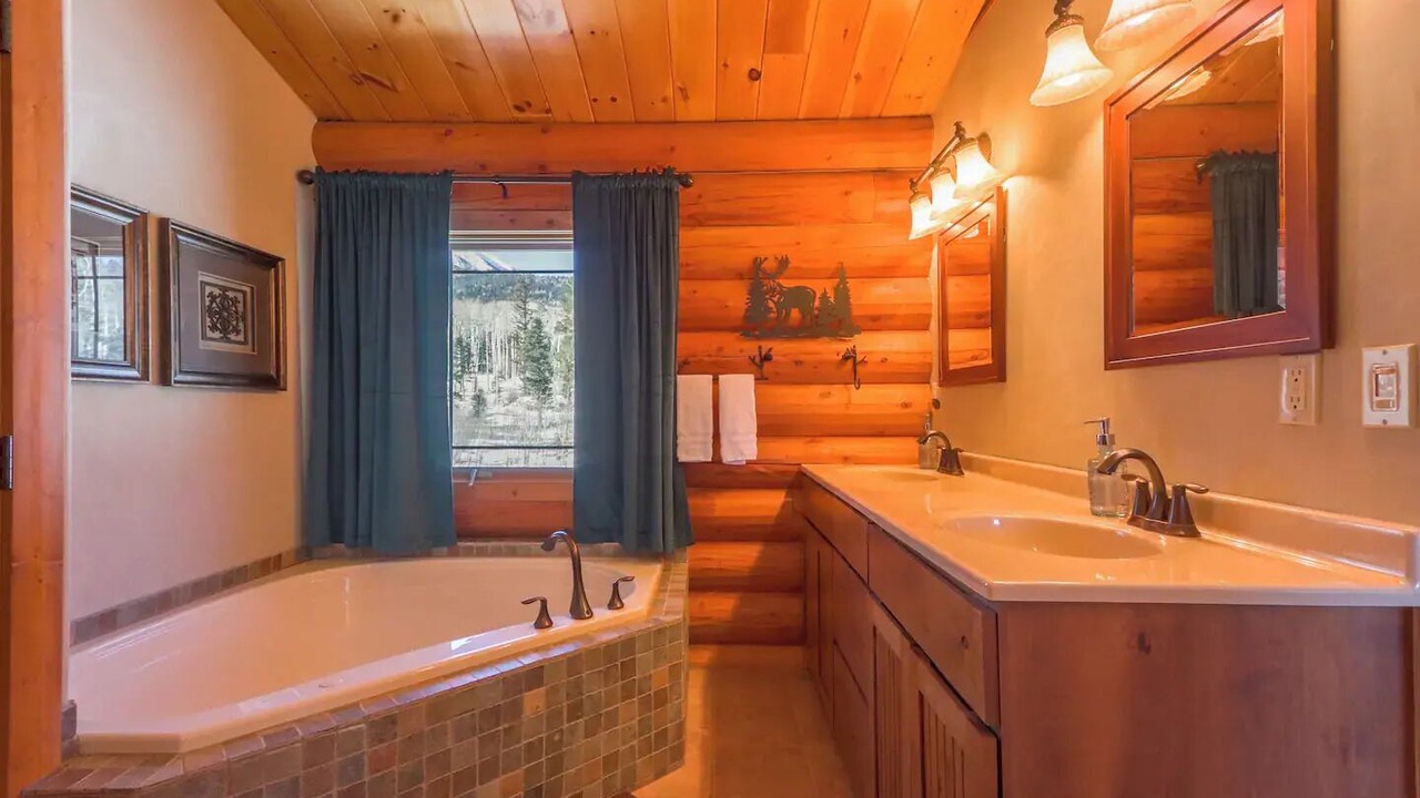 Photo of Bathroom in Westcliffe