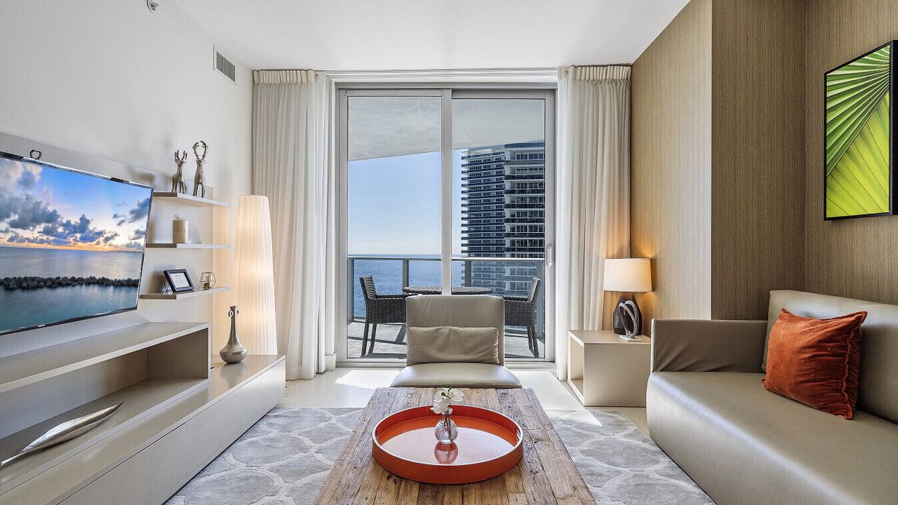 Photo of Livingroom in Hollywood South Central Beach