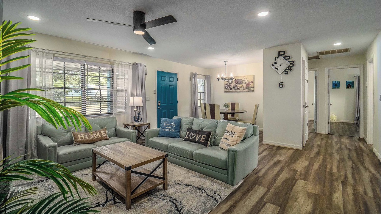 Photo of Livingroom in Winter Haven