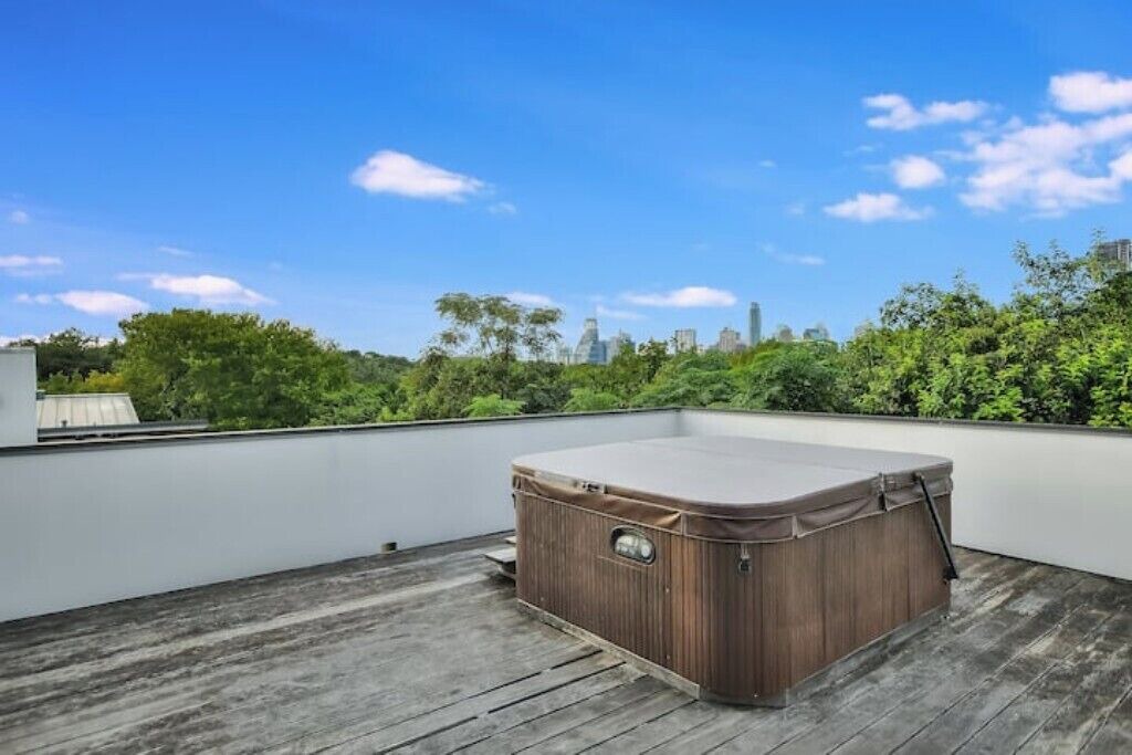 Photo of Patio Balcony in South River City