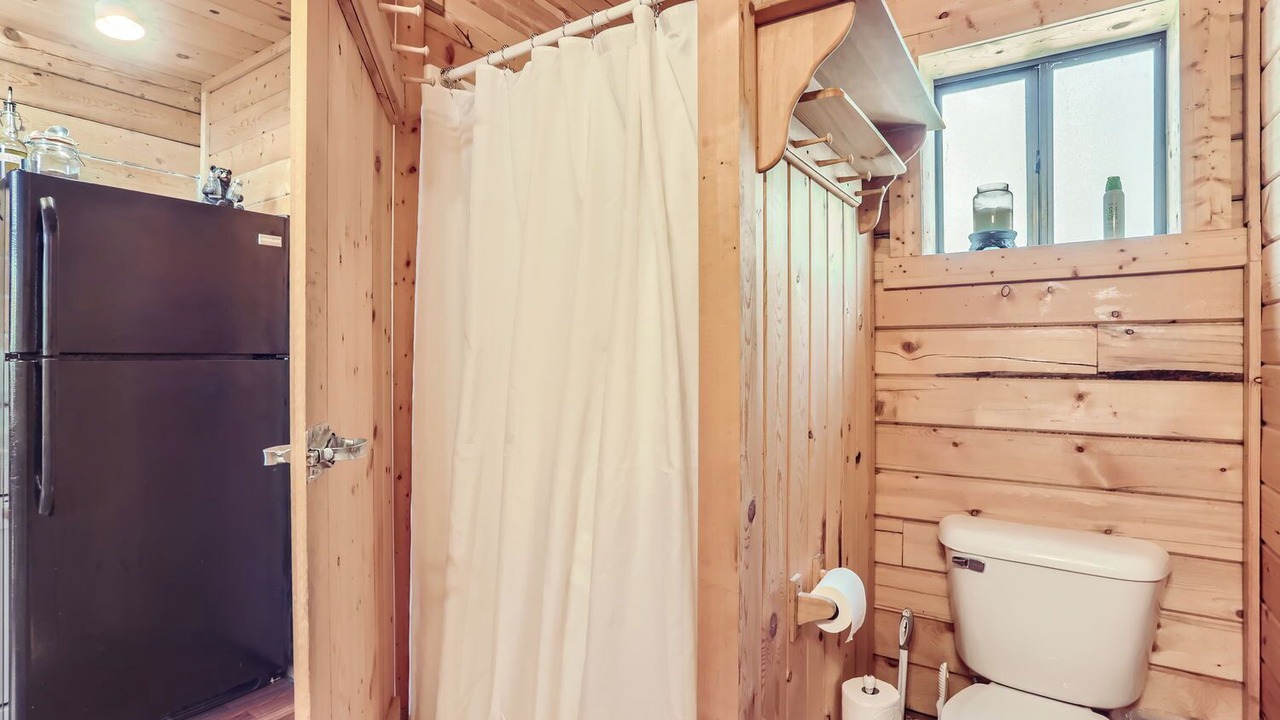 Photo of Bathroom in Indian Mountain