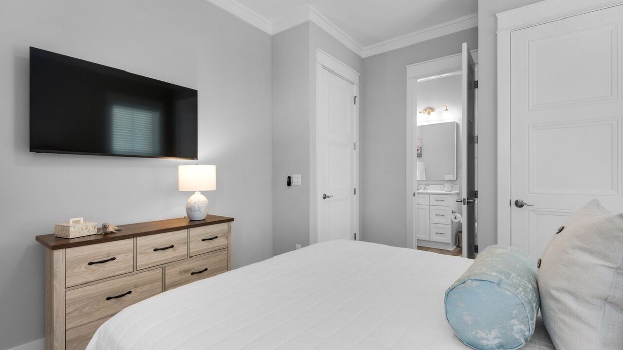 Photo of Bedroom in Emerald Waters Village