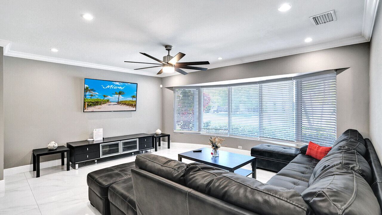 Photo of Livingroom in South Lake