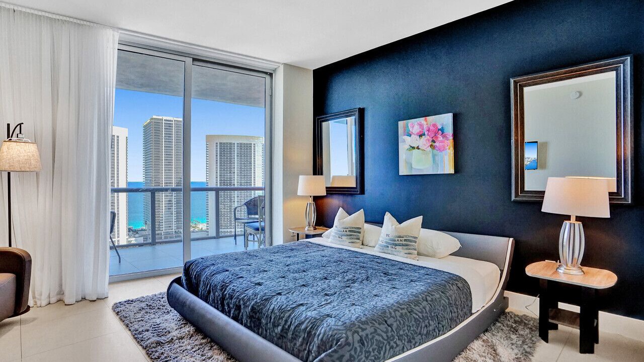 Photo of Bedroom in Hallandale Beach