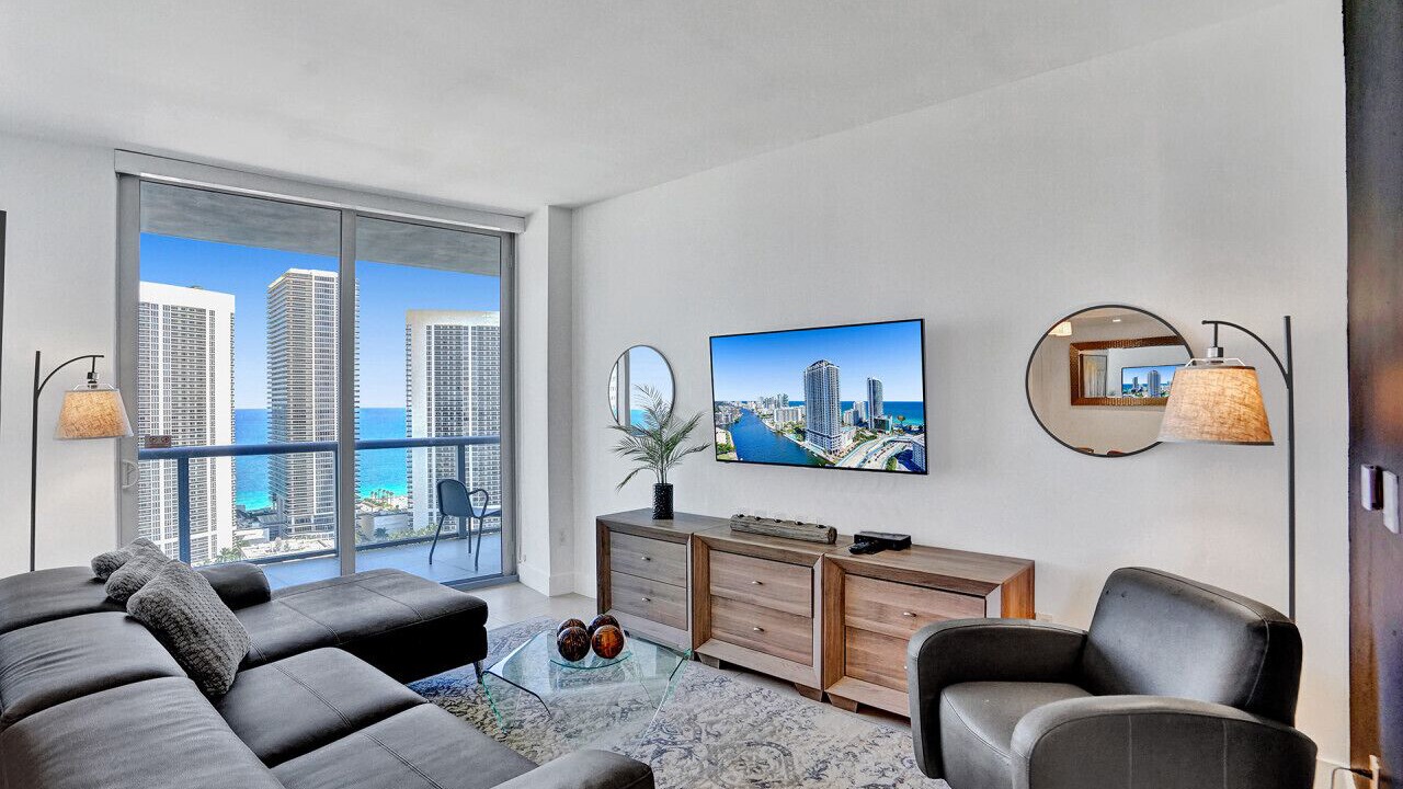 Photo of Livingroom in Hallandale Beach
