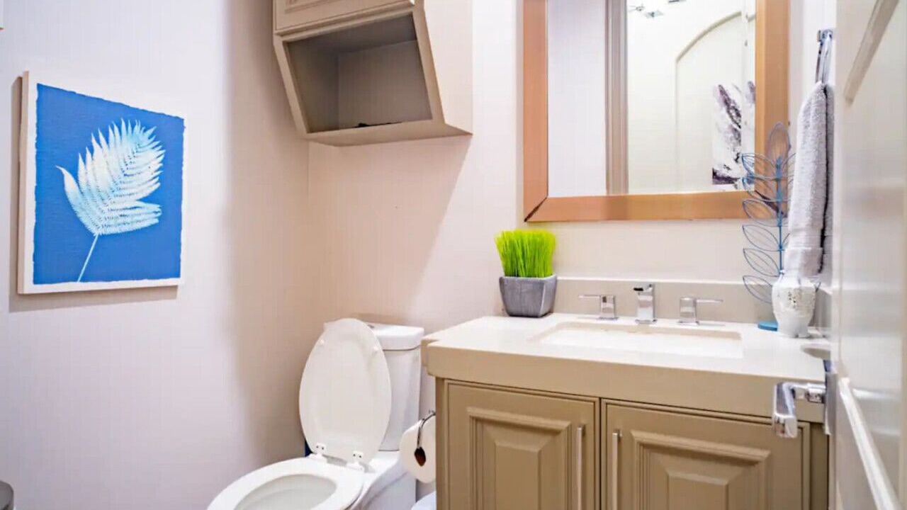 Photo of Bathroom in Palmhurst