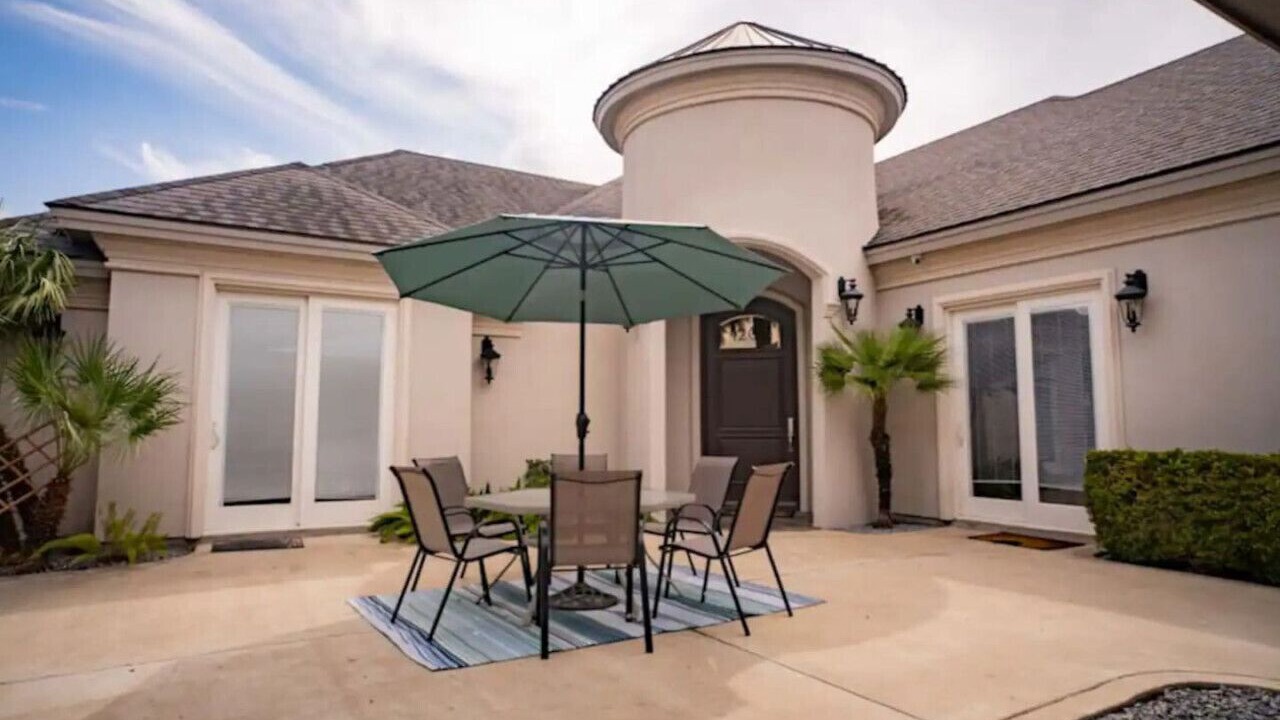 Photo of Outdoor in Palmhurst