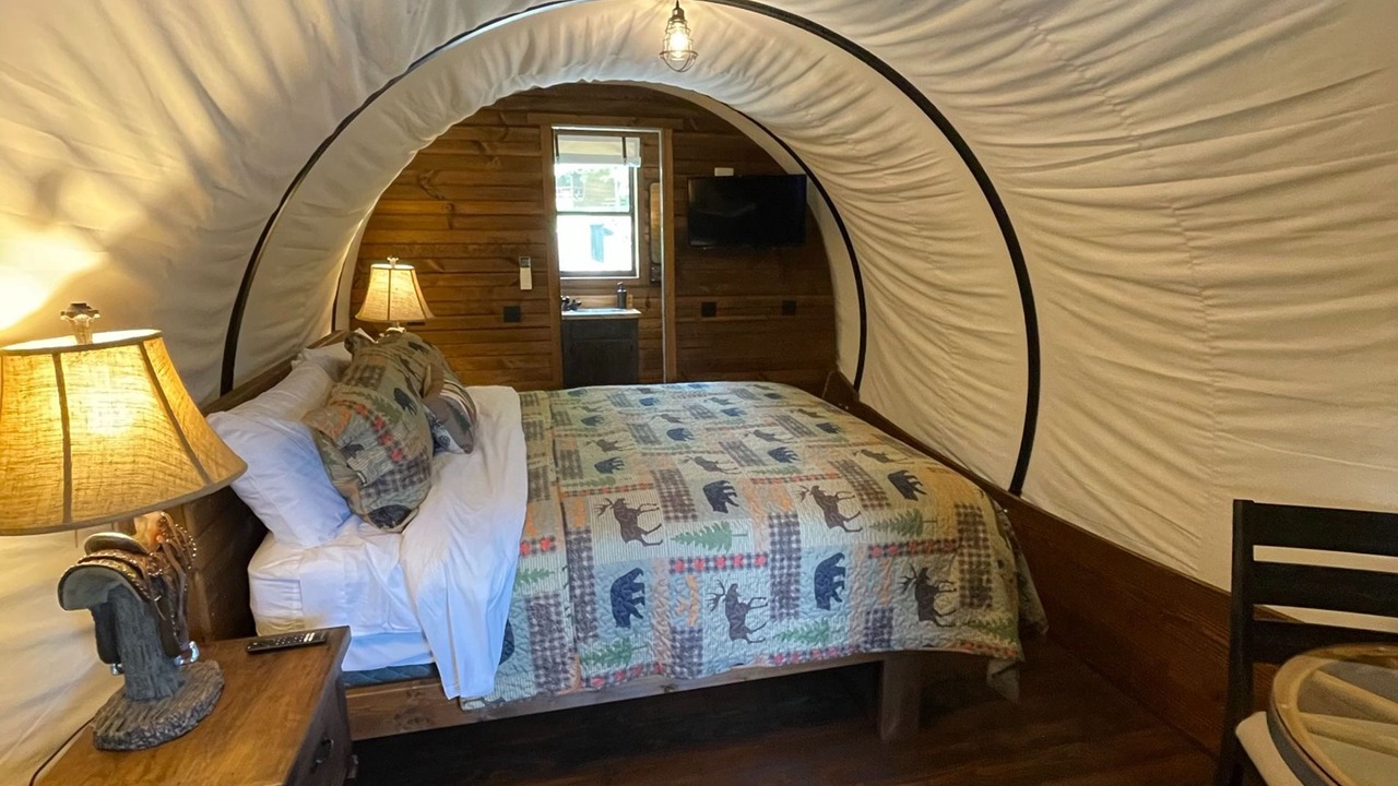 Photo of Bedroom in Branson
