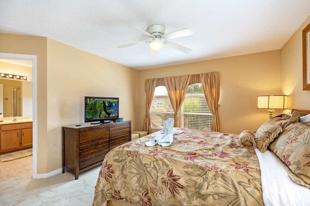 Photo of Bedroom in Watersong