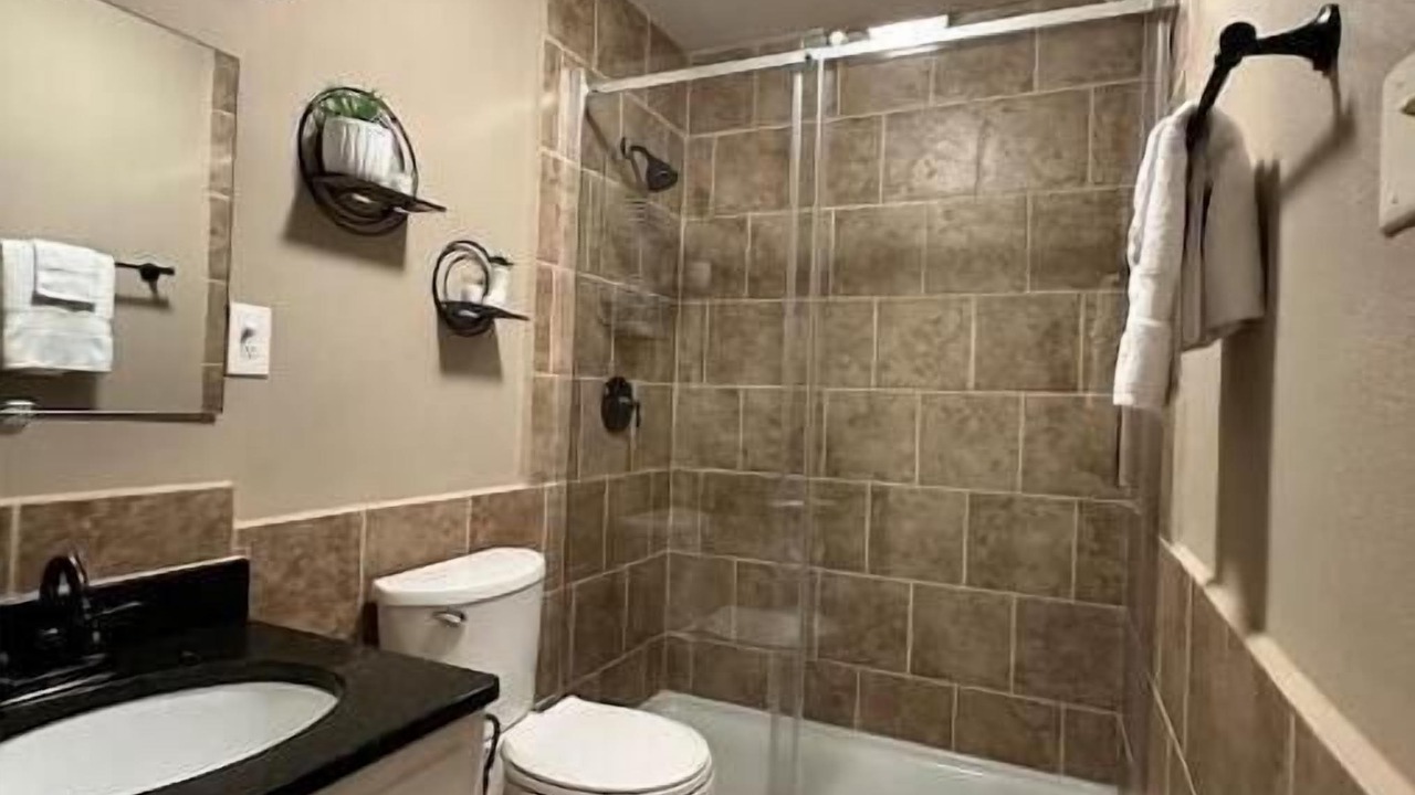 Photo of Bathroom in Jal