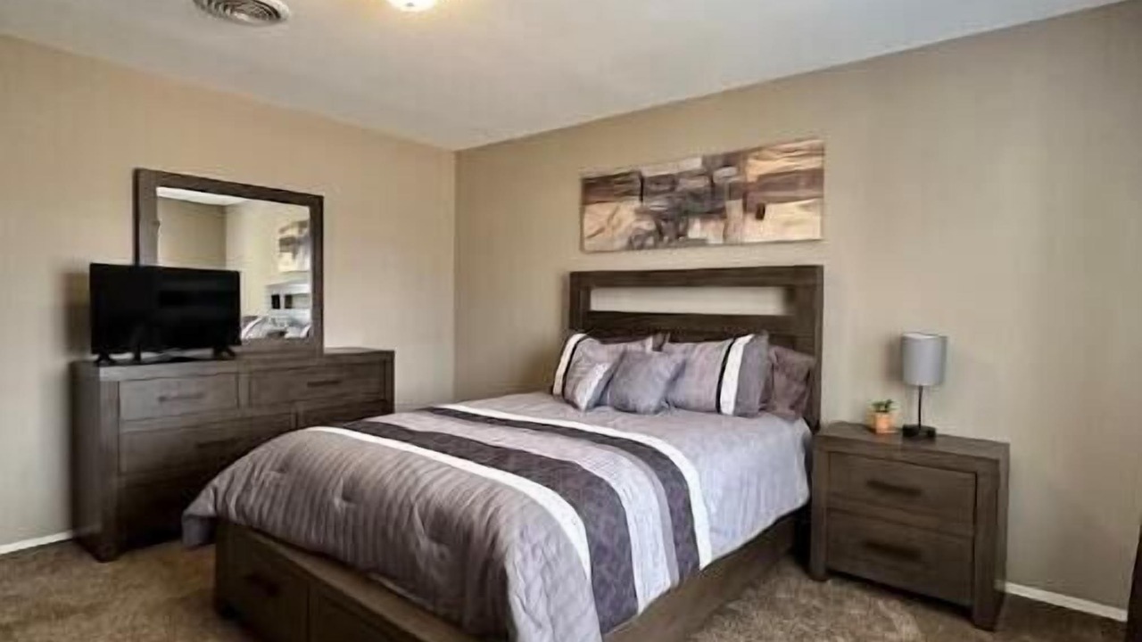 Photo of Bedroom in Jal