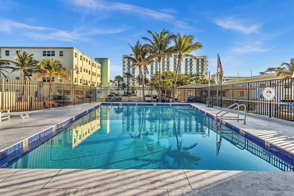 Photo of Outdoor in Hollywood