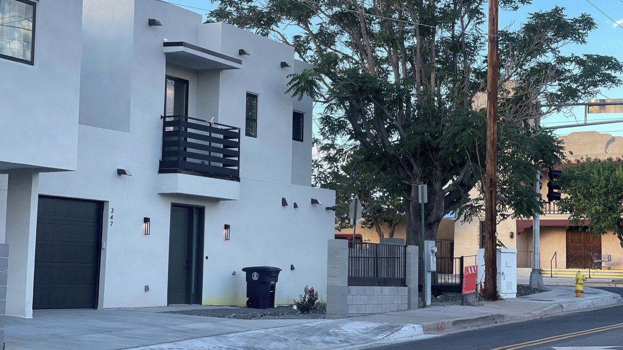 Photo of Outdoor in South Broadway