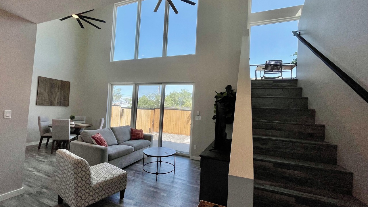 Photo of Livingroom in South Broadway