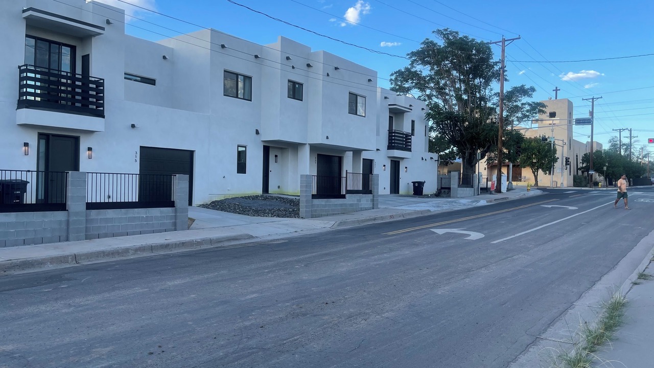 Photo of Outdoor in South Broadway