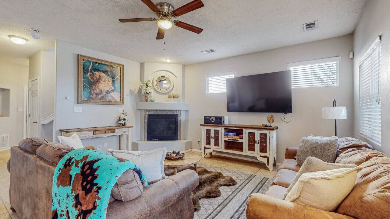 Photo of Livingroom in Mesa Del Sol Innovation Park