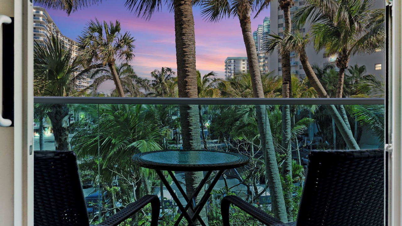 Photo of Others in Hollywood South Central Beach