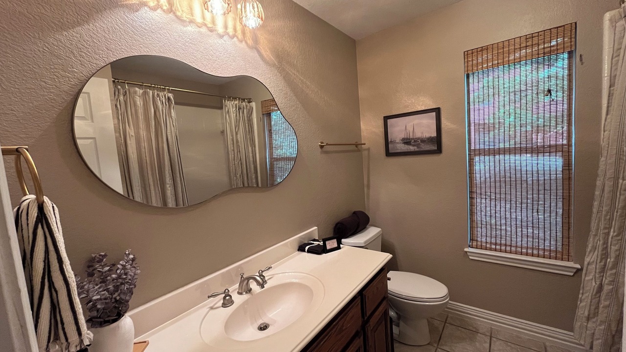 Photo of Bathroom in Pottsboro