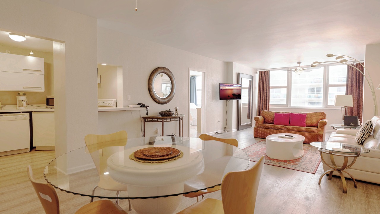 Photo of Livingroom in Galt Mile