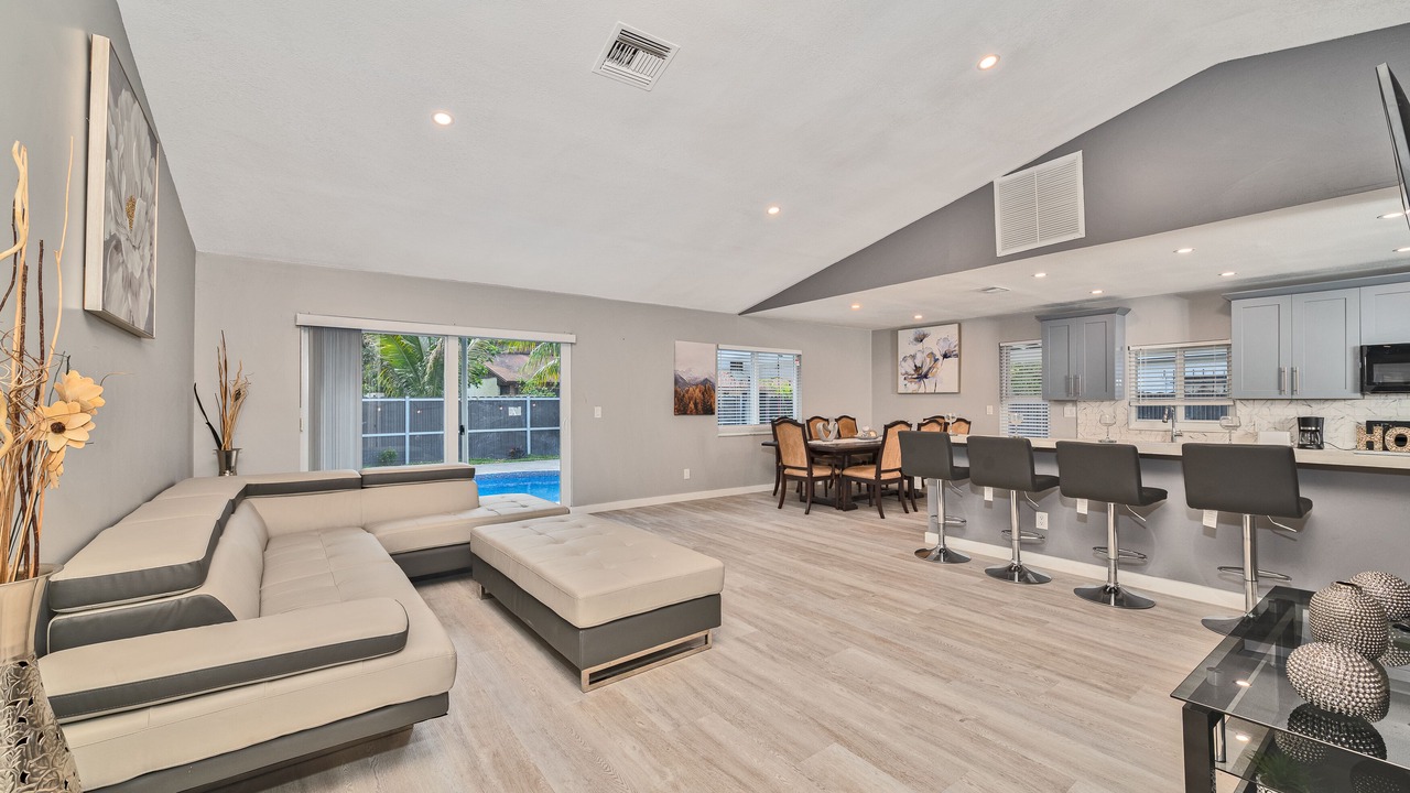 Photo of Livingroom in Miramar