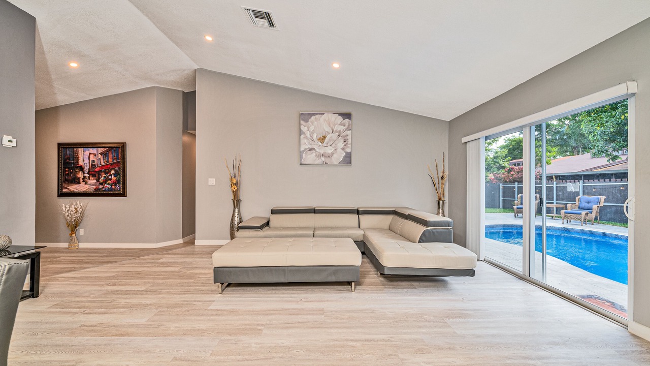 Photo of Livingroom in Miramar