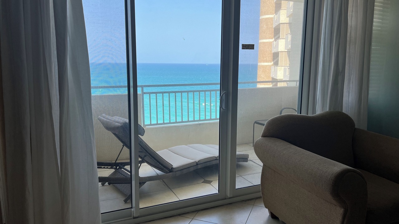 Photo of Livingroom in Hallandale Beach