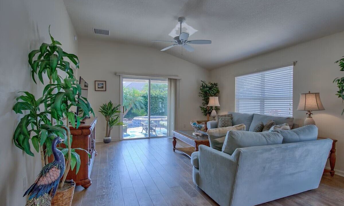 Photo of Livingroom in St. James
