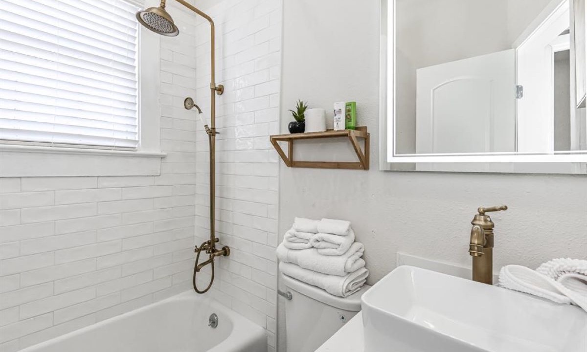 Photo of Bathroom in Galveston