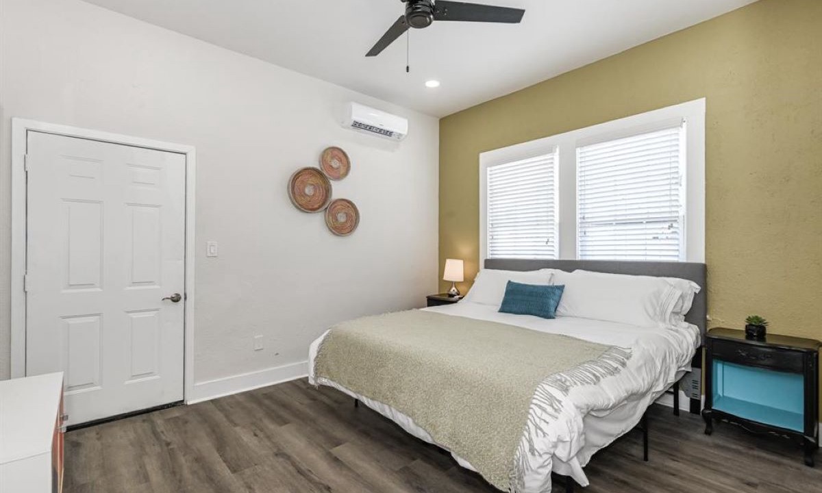 Photo of Bedroom in Galveston