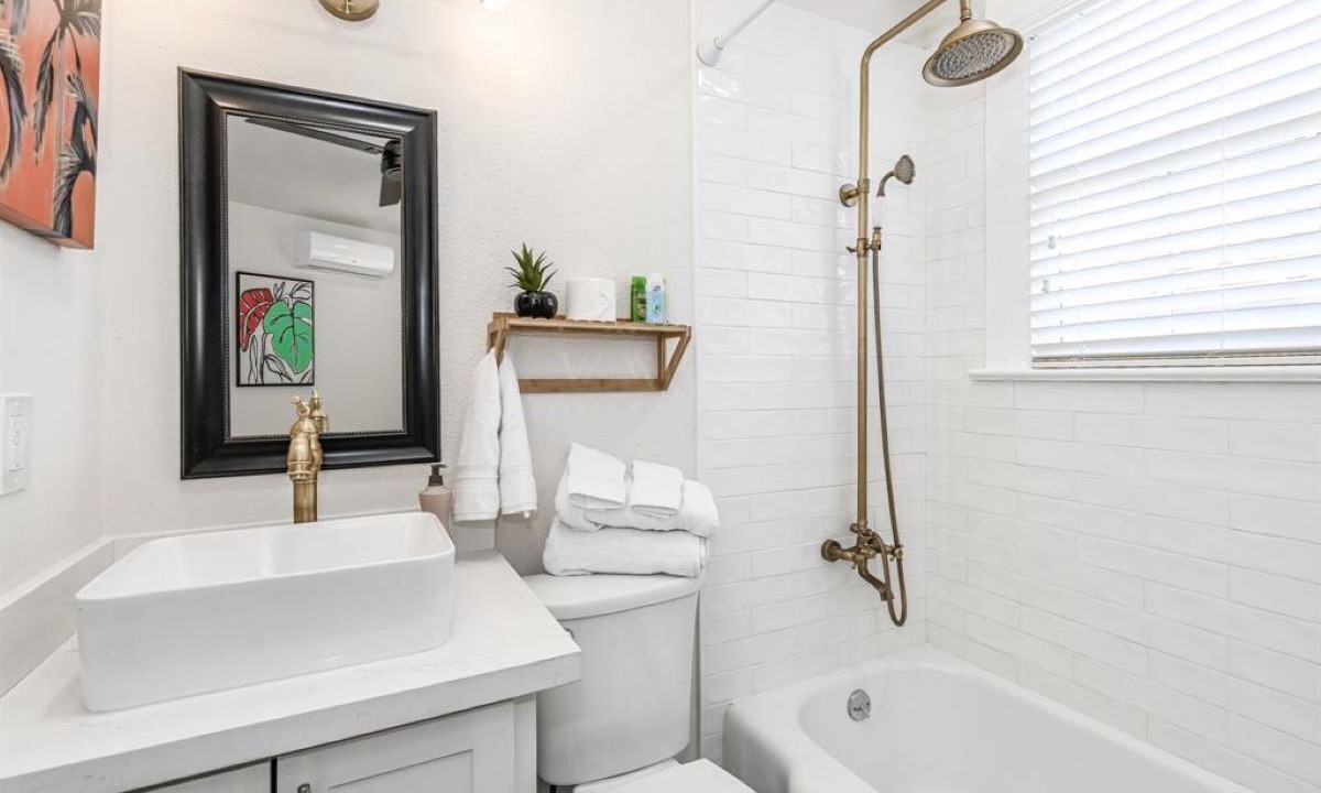 Photo of Bathroom in Galveston