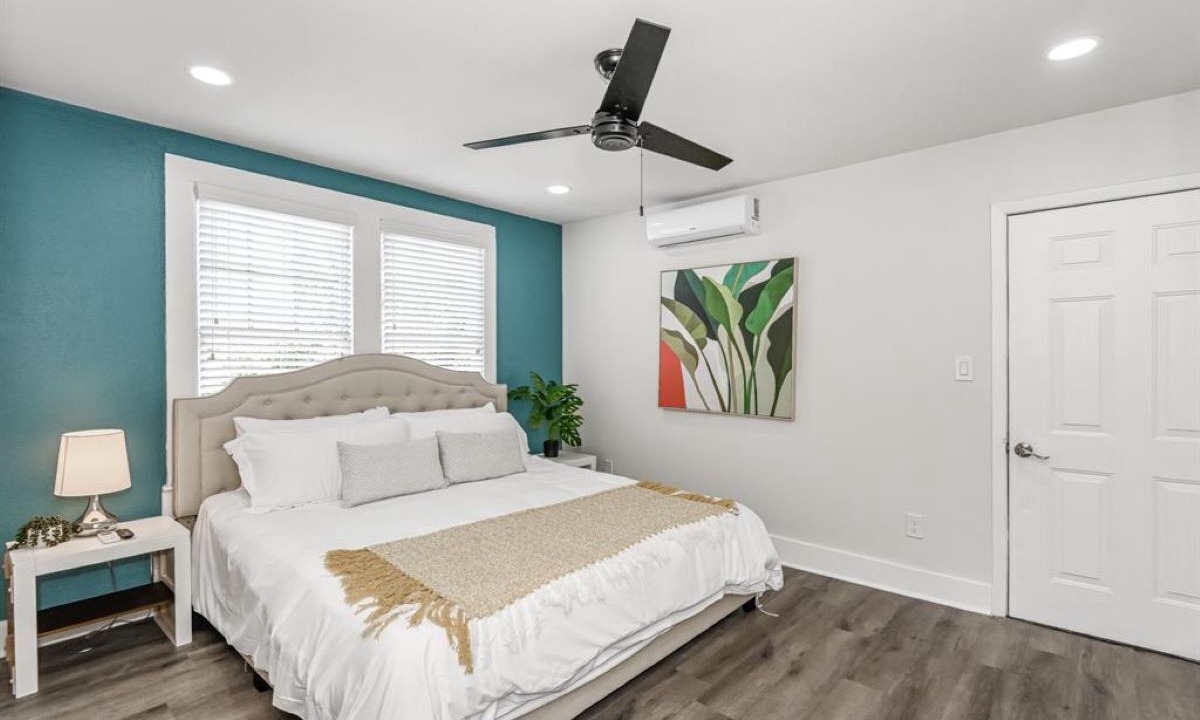Photo of Bedroom in Galveston