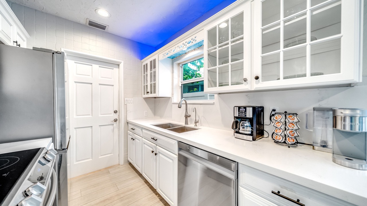 Photo of Kitchen in Lauderdale Beach