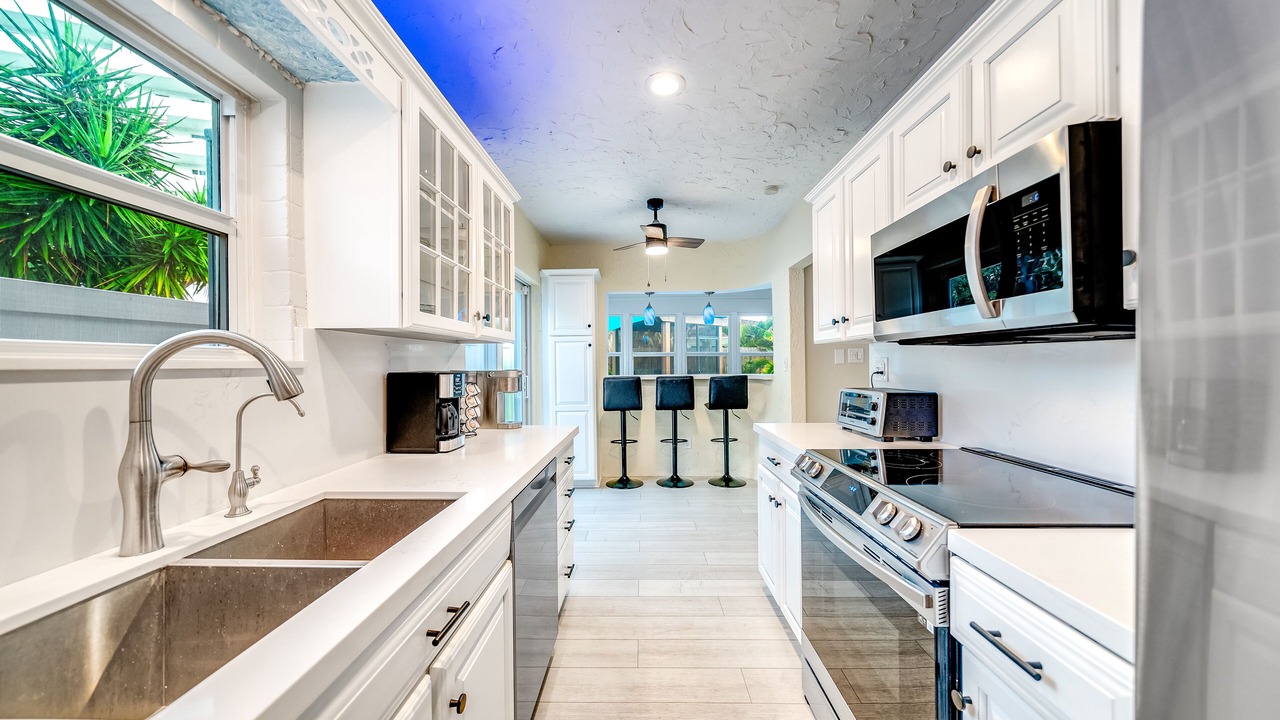 Photo of Kitchen in Lauderdale Beach
