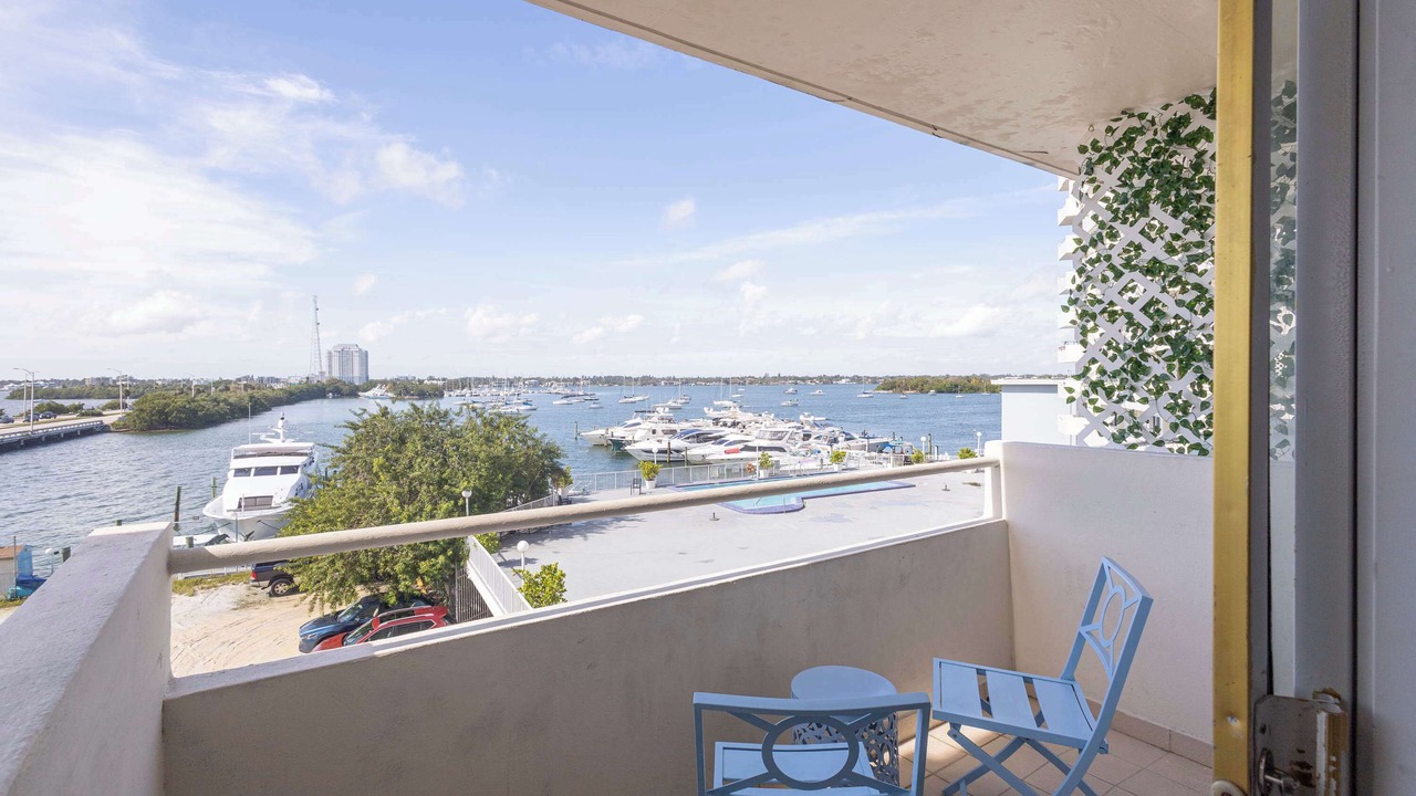 Photo of Patio Balcony in North Bay Village