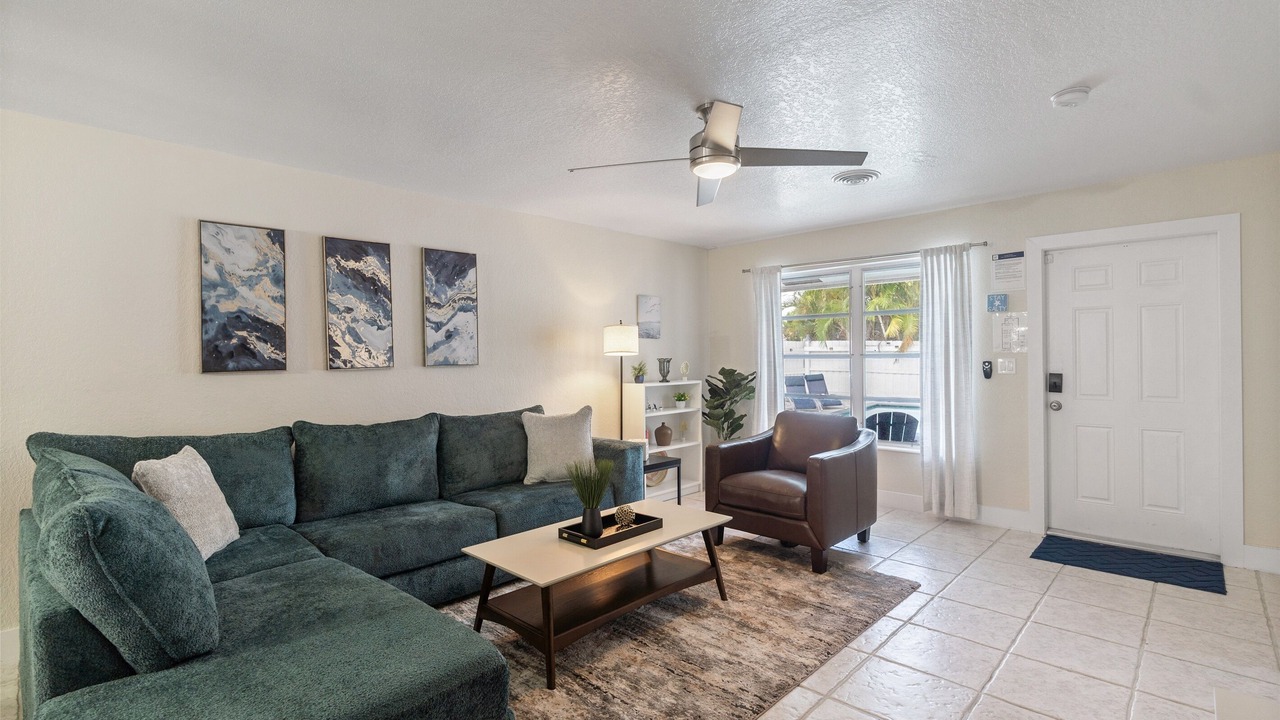 Photo of Livingroom in Coral Ridge Isles