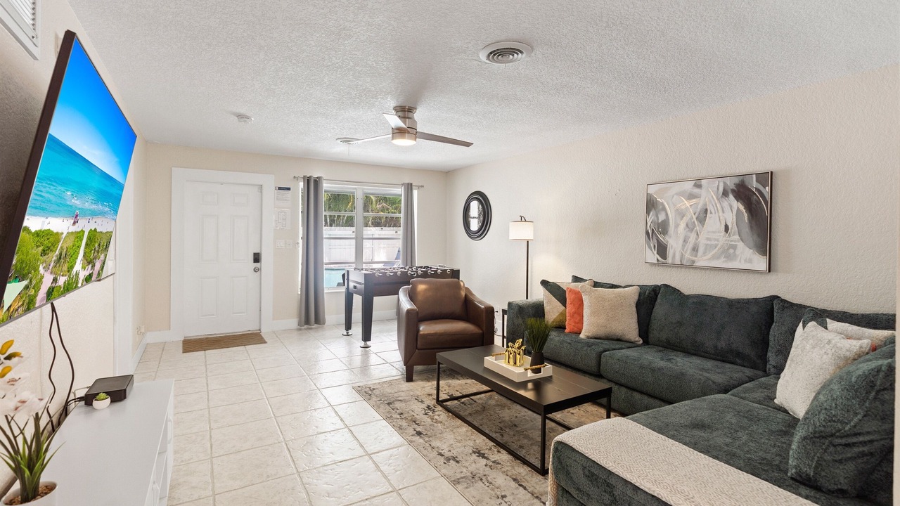 Photo of Livingroom in Coral Ridge Isles