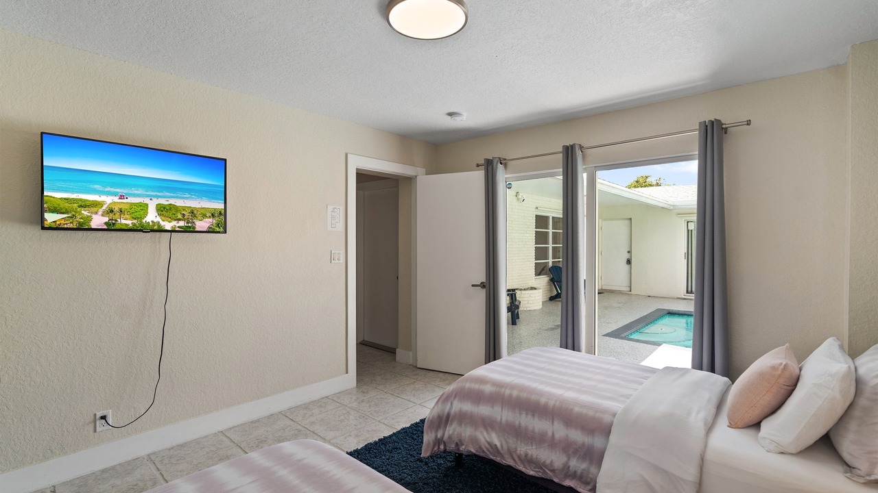Photo of Bedroom in Coral Ridge Isles