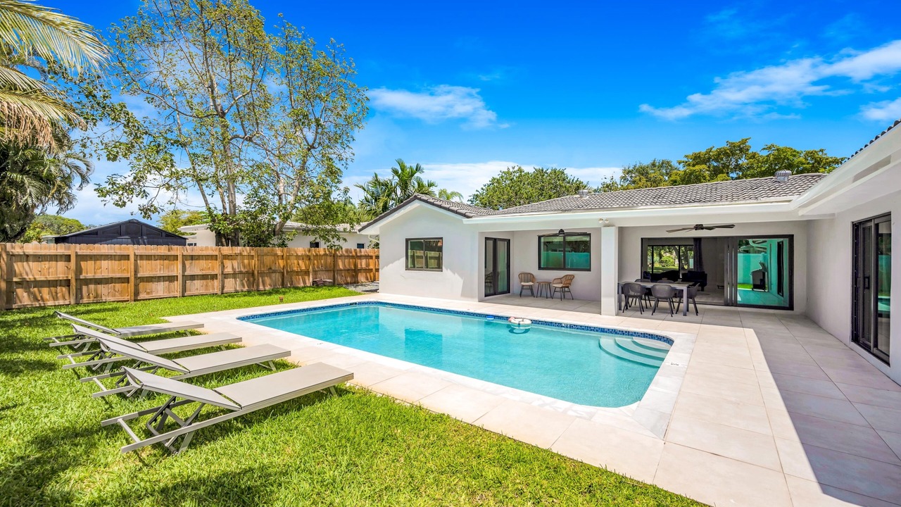 Photo of Outdoor in Emerald Hills