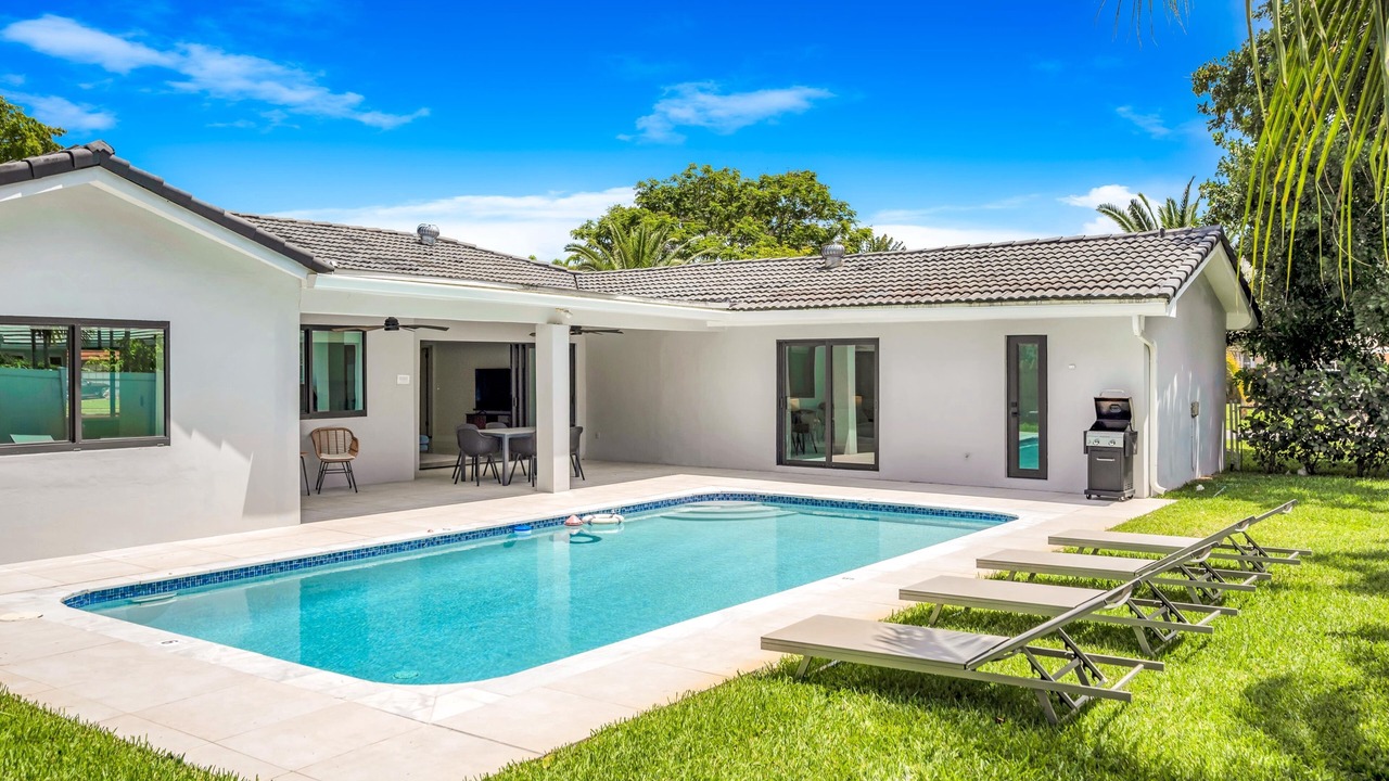 Photo of Outdoor in Emerald Hills