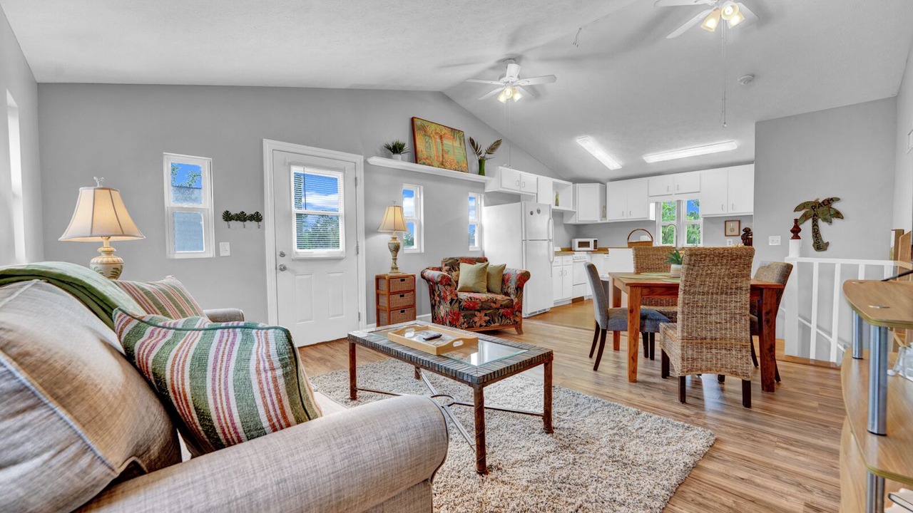 Photo of Livingroom in Lynn Haven