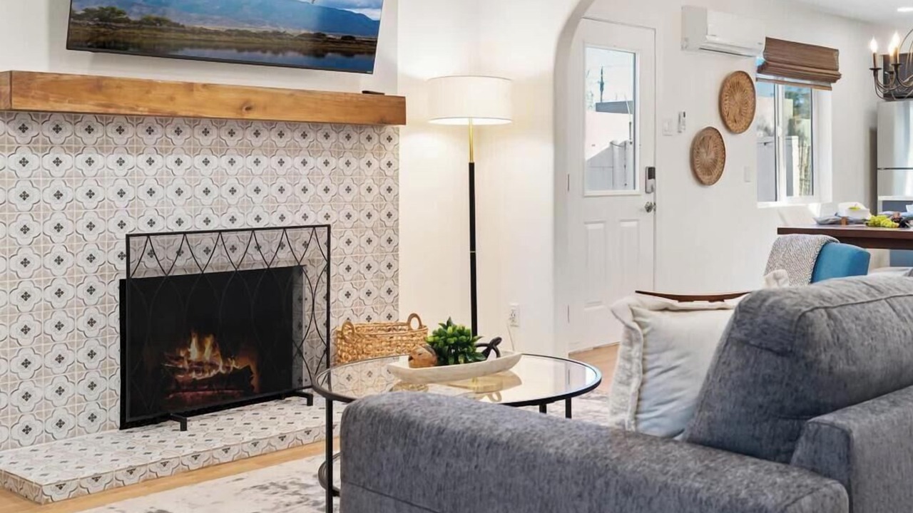 Photo of Livingroom in North Valley