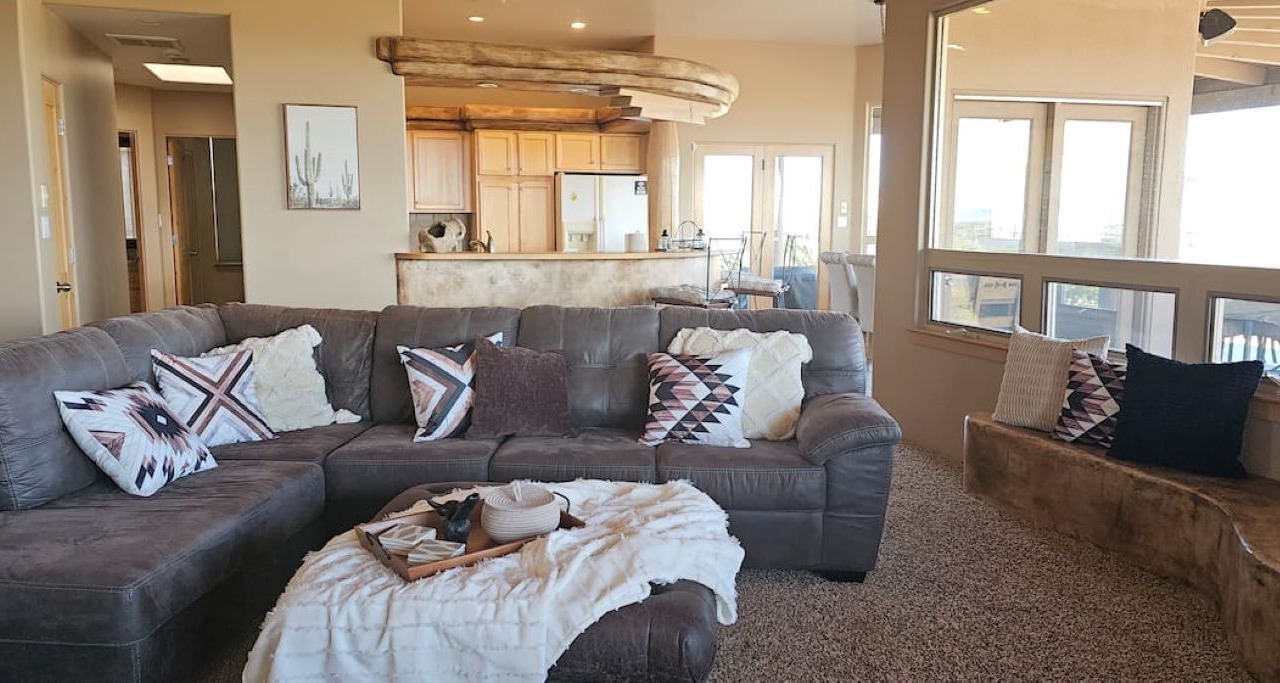 Photo of Livingroom in Truth or Consequences