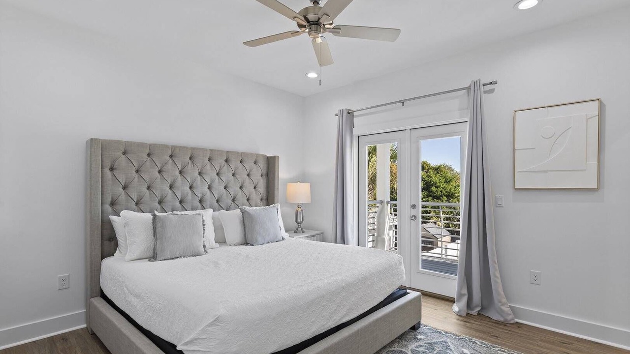 Photo of Bedroom in Crystal Beach