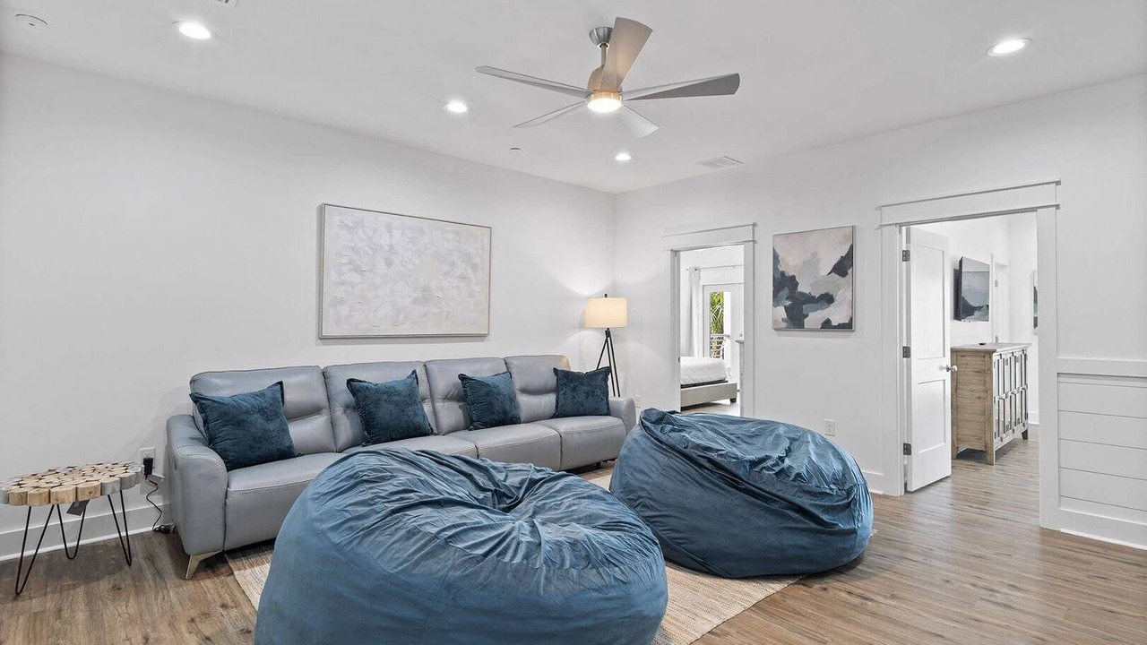 Photo of Livingroom in Crystal Beach