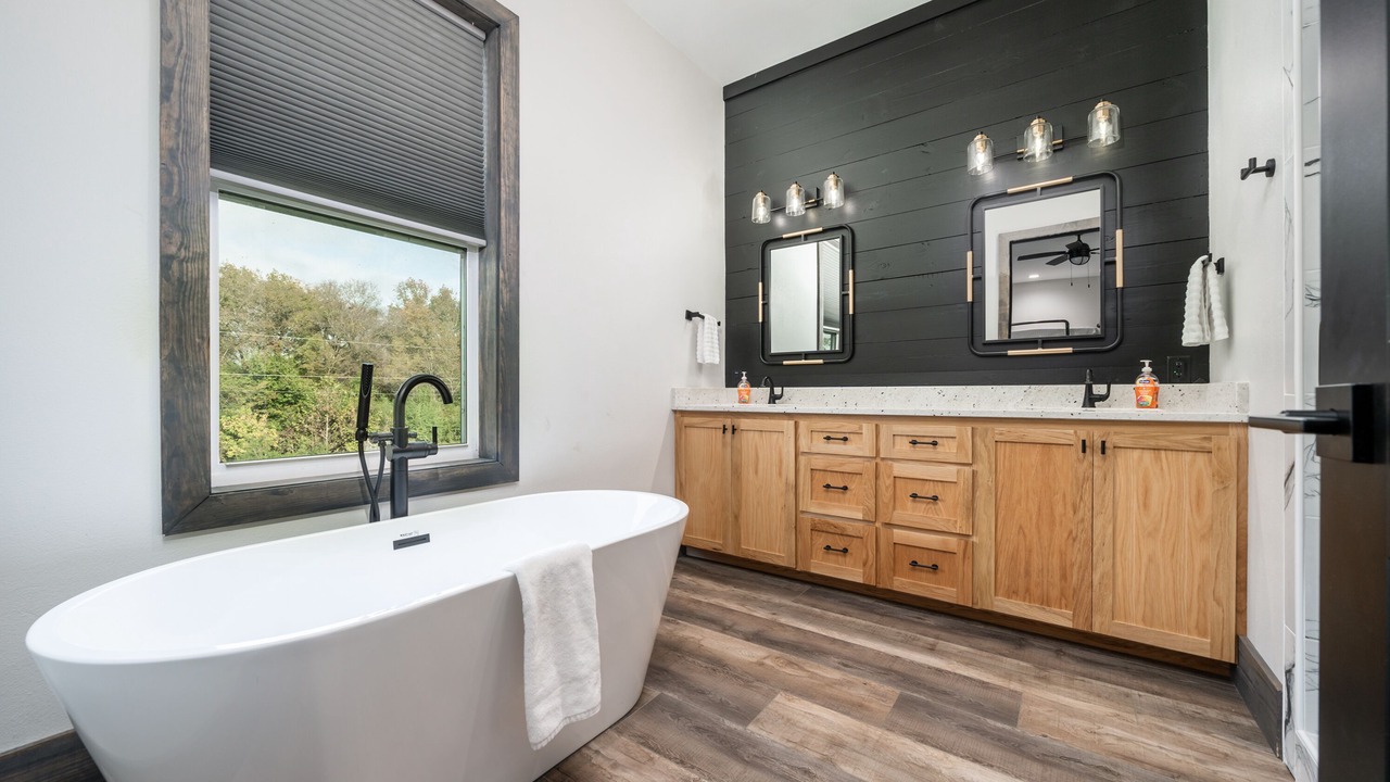 Photo of Bathroom in Glenwood