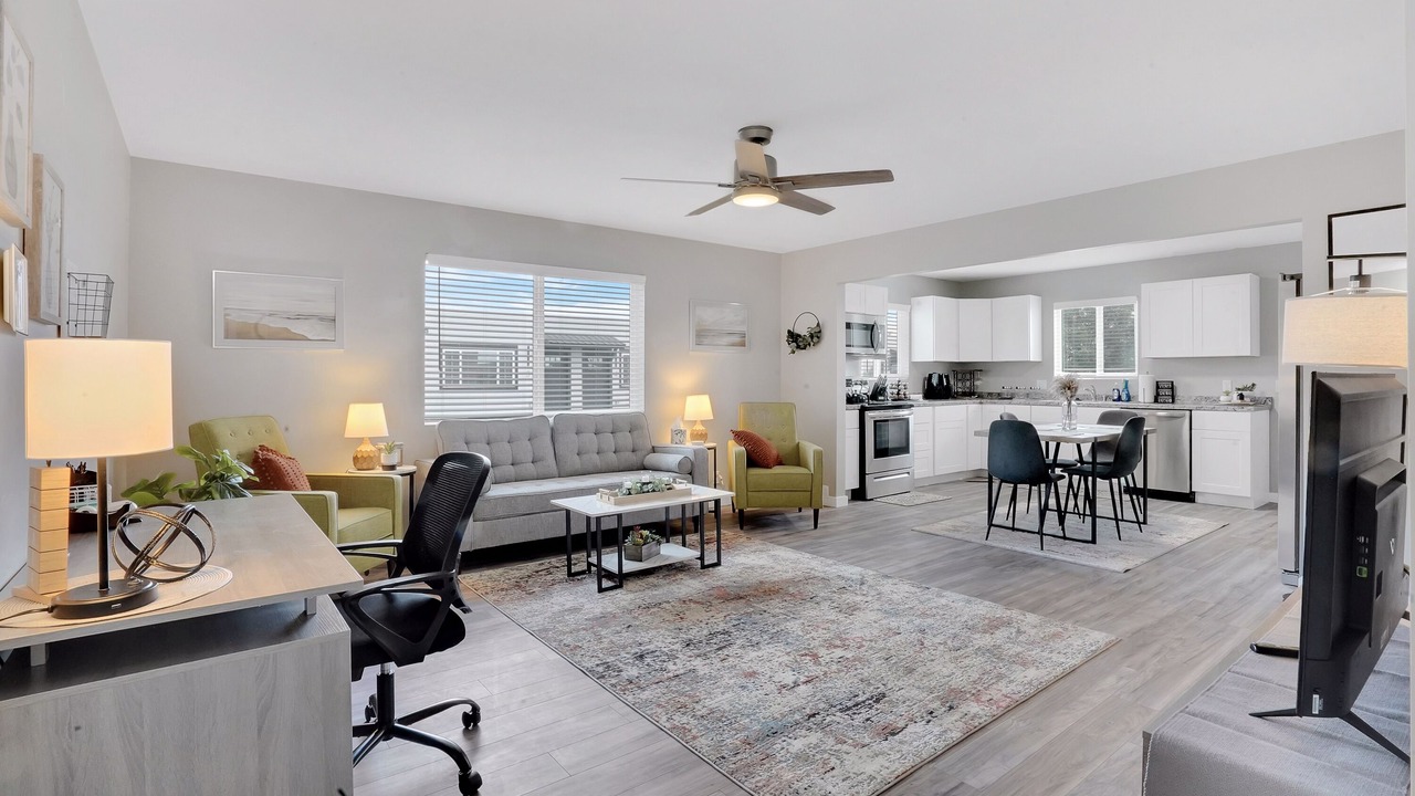 Photo of Livingroom in Aztec