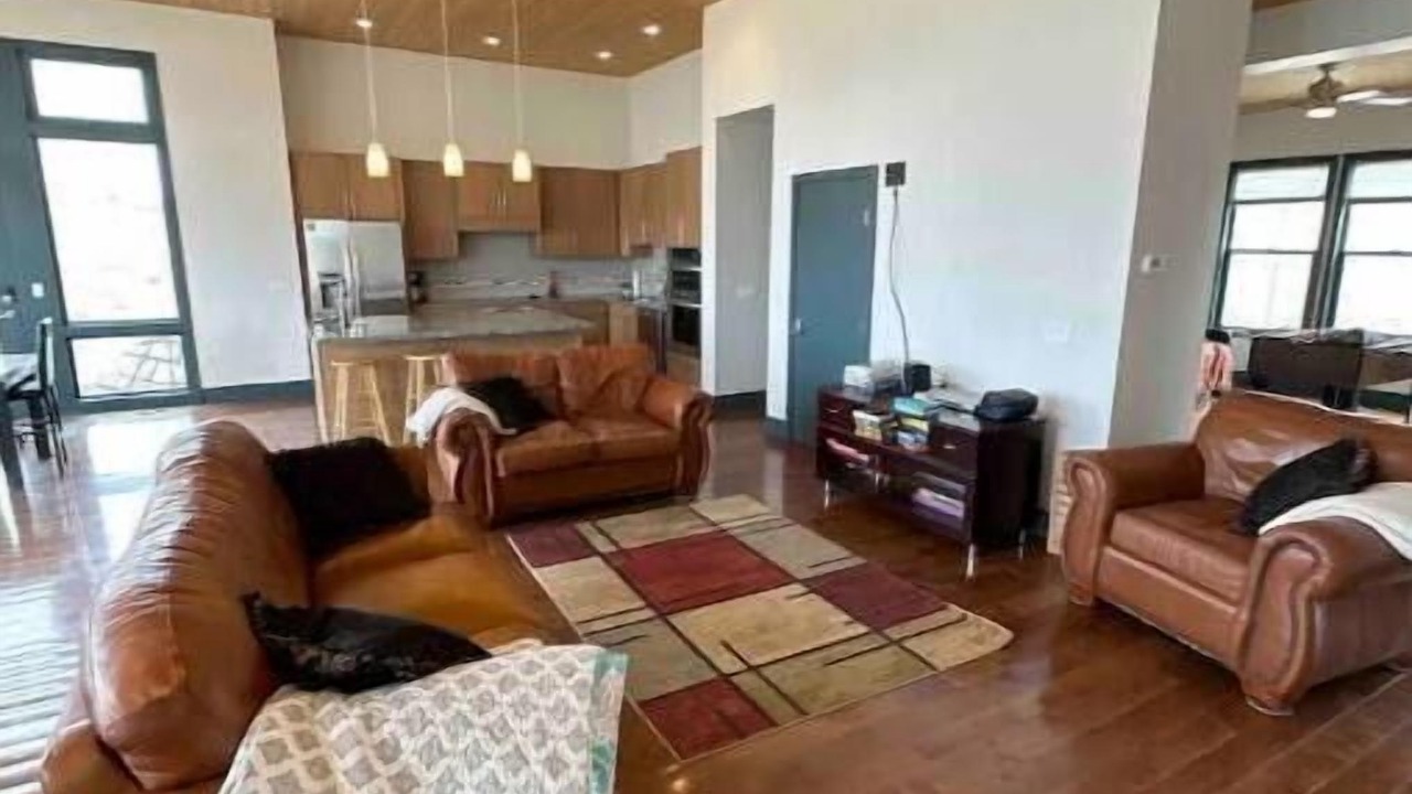 Photo of Livingroom in Truth or Consequences