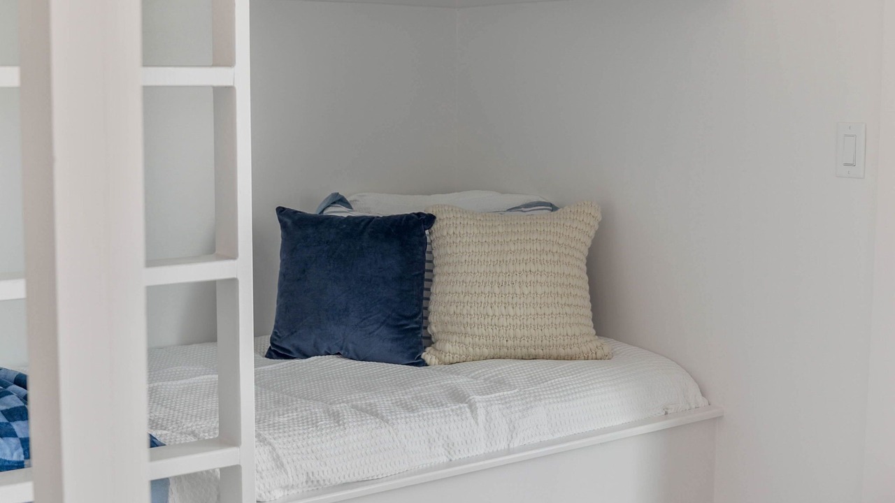 Photo of Bedroom in Dune Allen Beach