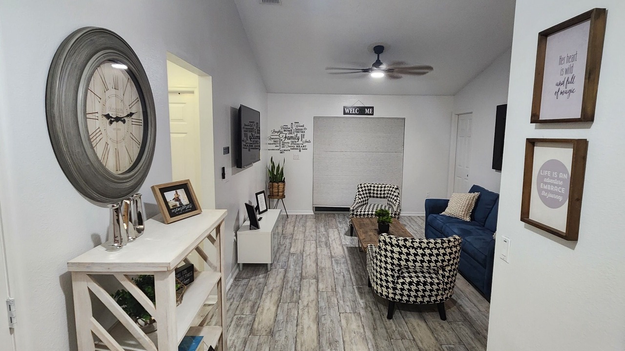 Photo of Livingroom in Eagle Pointe South