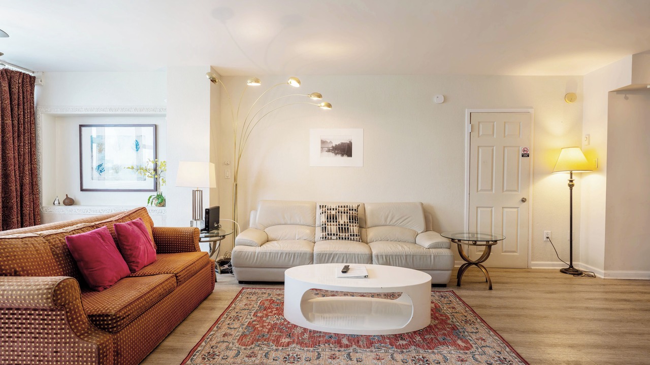 Photo of Livingroom in Galt Mile